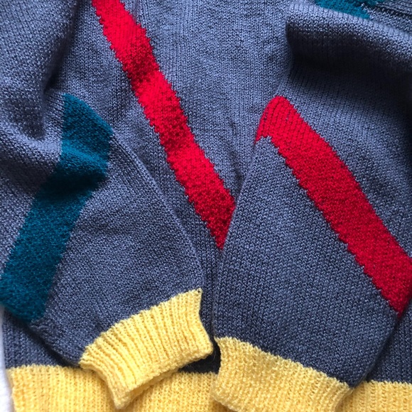 Sz M colour block knitted sweater - Picture 3 of 3